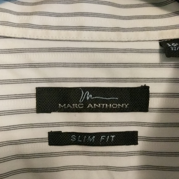 Marc Anthony Button Down Slim Fit - Picture 3 of 7